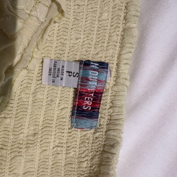 Yellow dress. Size small but very flexible so could fit many sizes - Picture 2 of 3